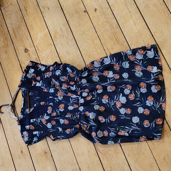 Daniel Rainn Dresses & Skirts - Large Daniel Rainn floral easy wash and wear dress